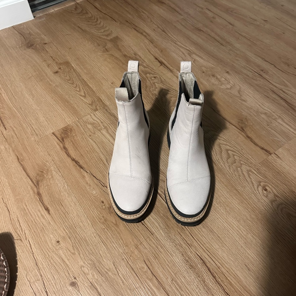Toms Black and Cream Ankle Boots